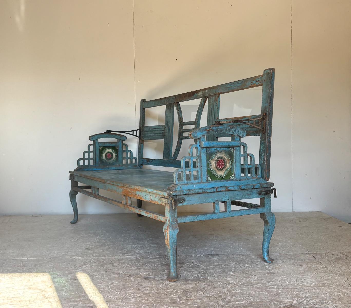 Banc de Jardin Art Deco en bois peint et ceramique vers 1930 