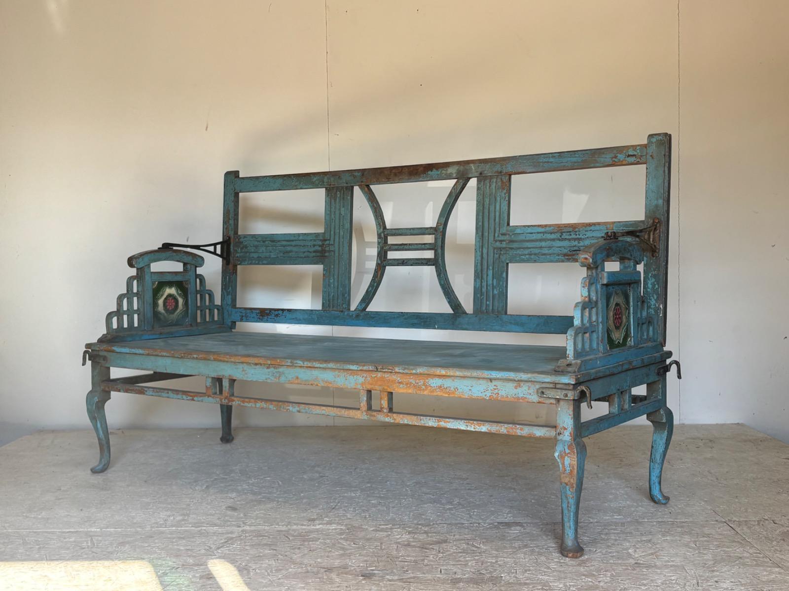 Banc de Jardin Art Deco en bois peint et ceramique vers 1930 