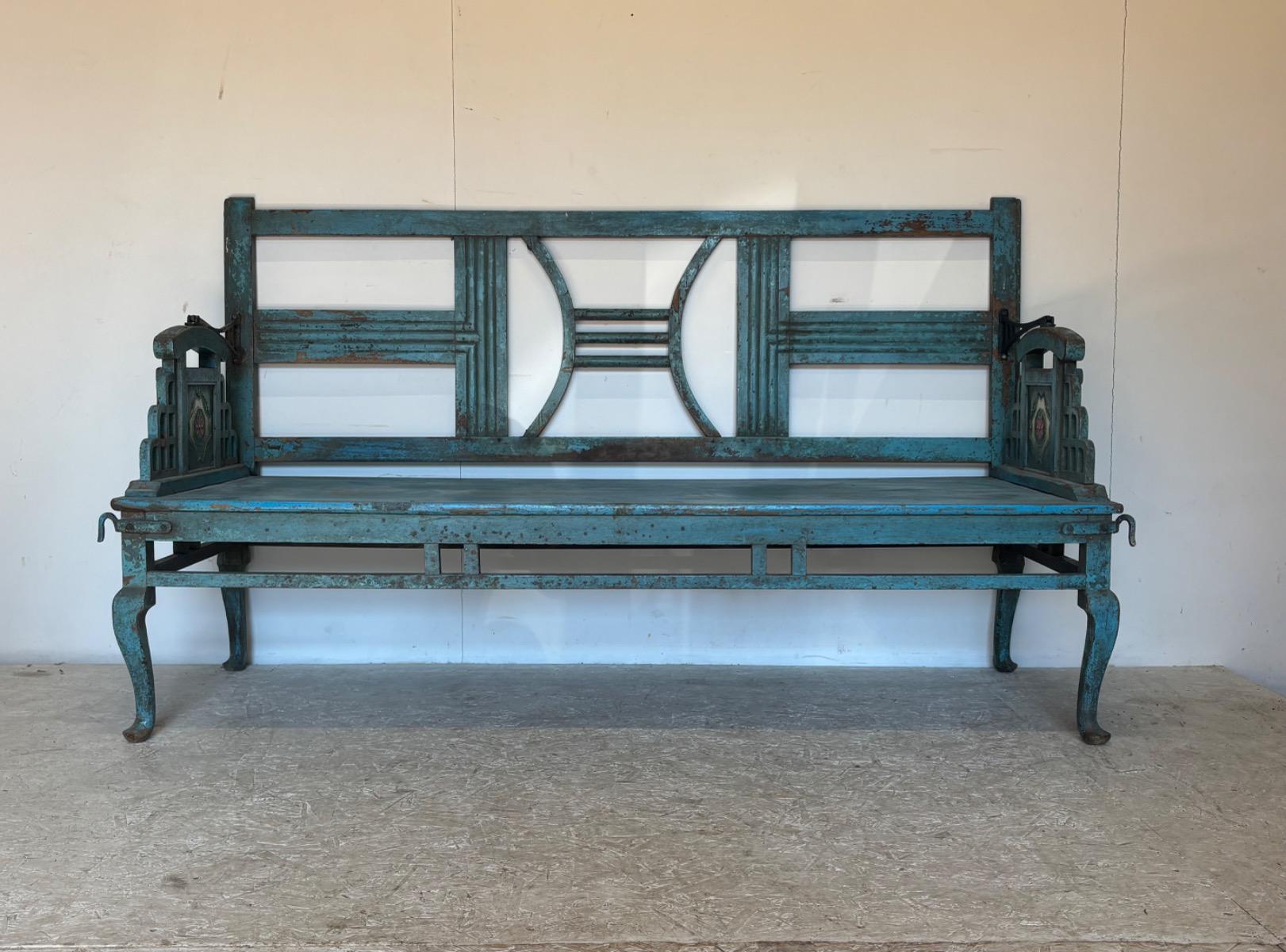 Banc de Jardin Art Deco en bois peint et ceramique vers 1930 