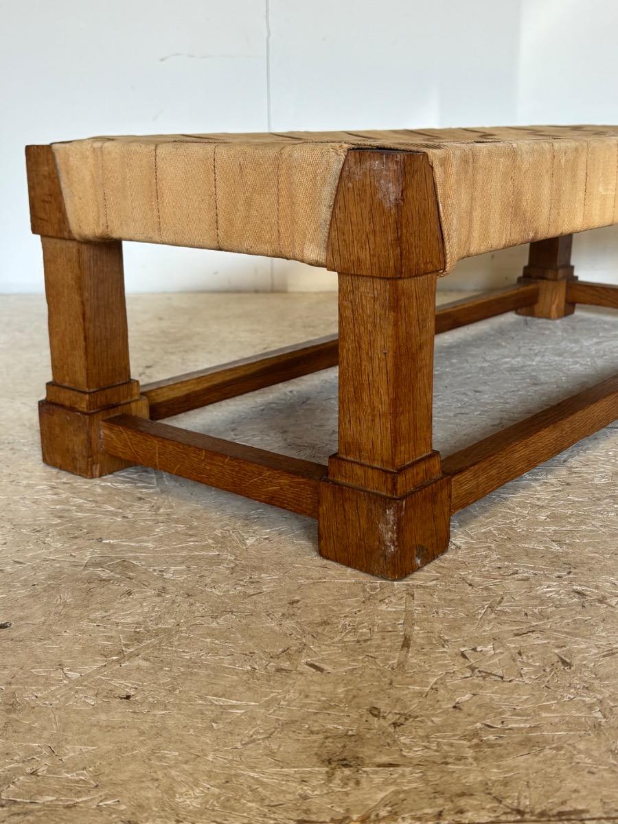 Banc en chene pietement a section cubique France vers 1940