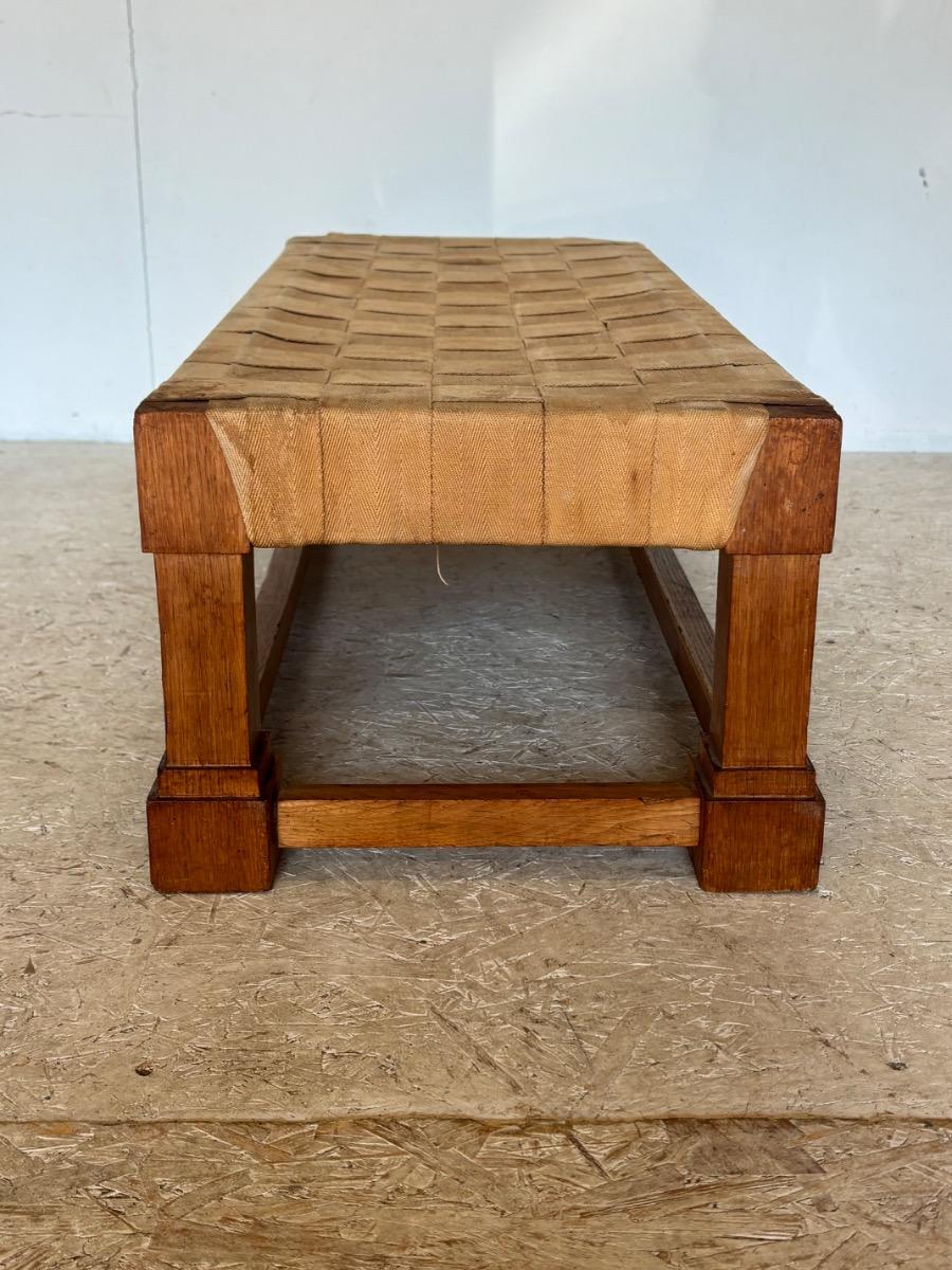 Banc en chene pietement a section cubique France vers 1940