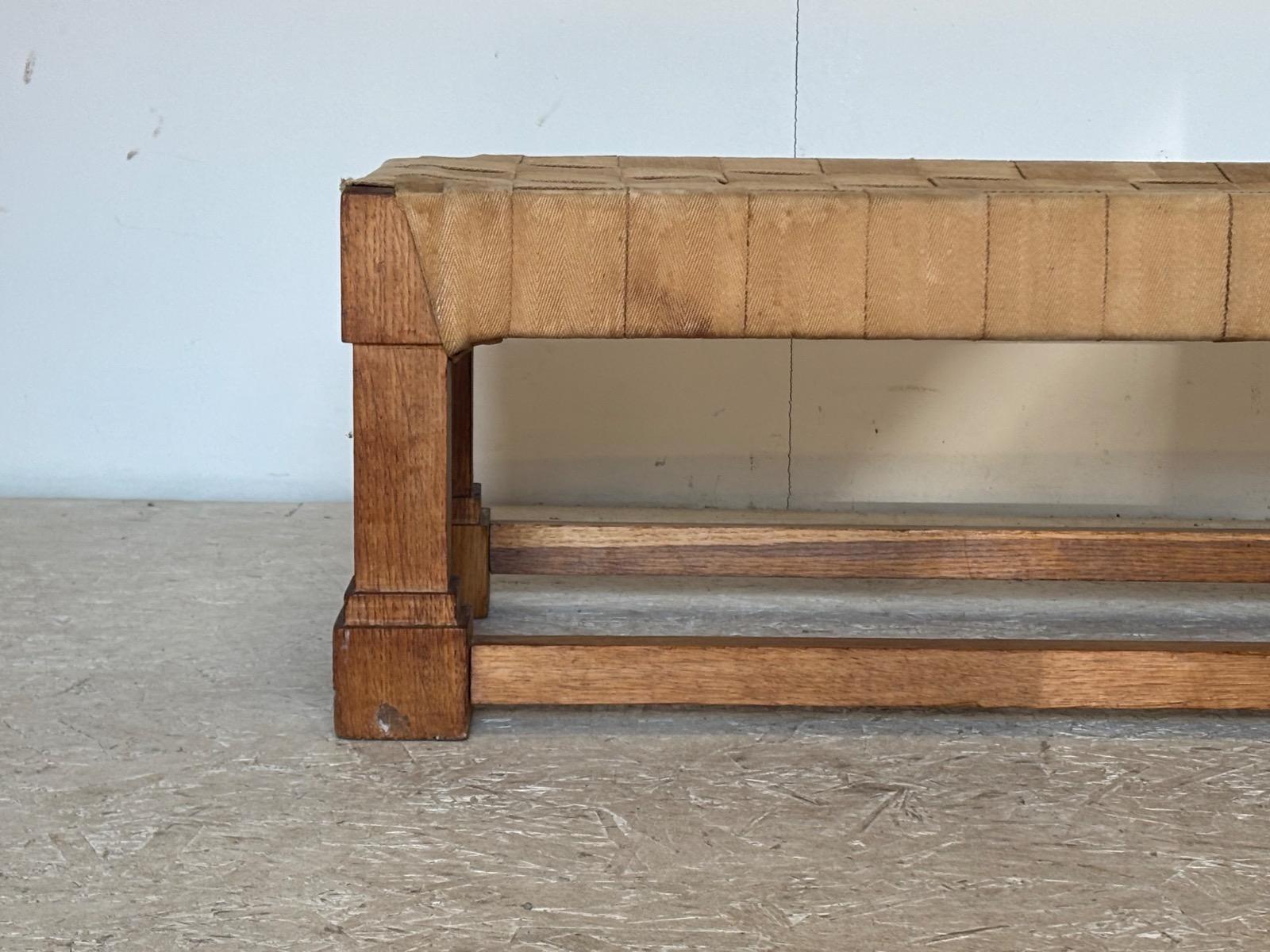 Banc en chene pietement a section cubique France vers 1940