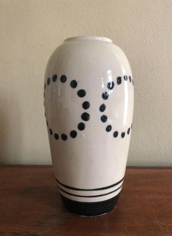 Francis Jourdain ( 1876 - 1958 ) . Rare vase en ceramique colorée et vernissée . 