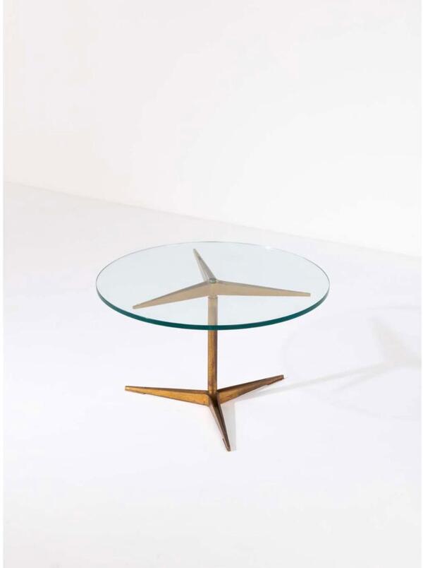 Gio Ponti ( 1891 - 1979 ) rare gueridon en laiton plein et verre. Modèle 1128 edité par Singer and Sons