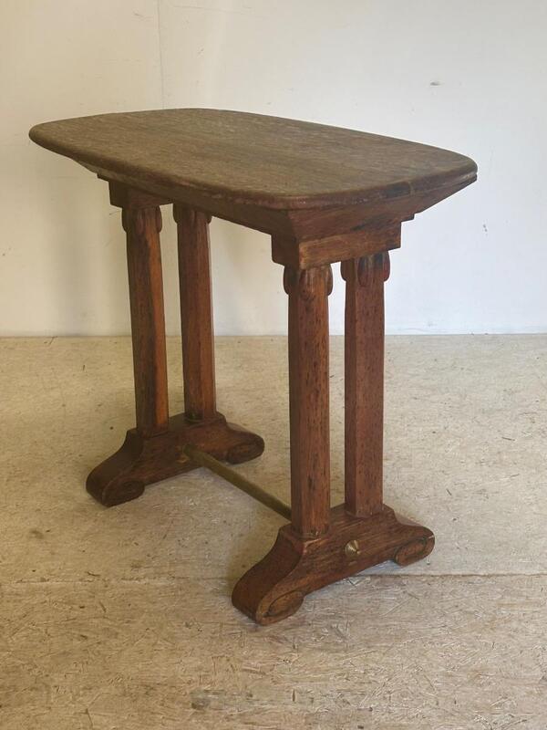 Gueridon Art Deco en chene massif circa 1920