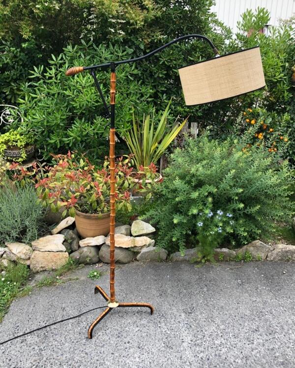 Jacques Adnet ( 1900 - 1984 ) . Lampadaire a crémaillère en metal gainé de bambou. France Circa 1950 