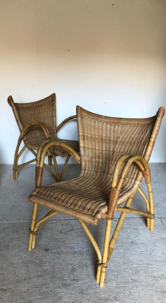 Travail français paire de fauteuils en moelle de rotin et bambou circa 1950 